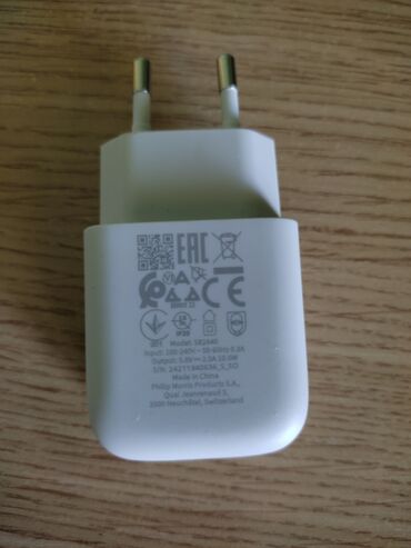 Adapteri i punjači za laptop: Univerzalni USB-C adapter za laptop crne boje sa snagom od 65W — 13