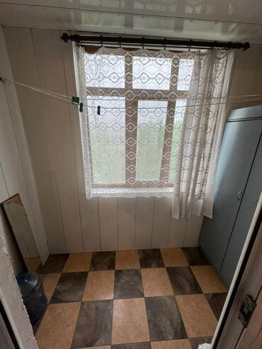 Uzunmüddətli kirayə mənzillər: Memar Əcəmi metrosununnan əyaq ilə 3-dəqiqə məsafədə 5 mərtəbəli — 6