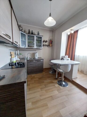 эмарк жибек жолу: 2 комнаты, 75 м², 106 серия, 8 этаж, Косметический ремонт