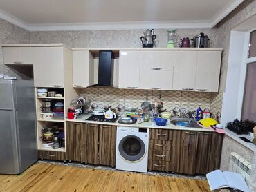 Комплекты диванов и кресел: Mətbəx mebeli 400₼ Qaz aspirator moyka daxildi ölçü 4 metr ünvan