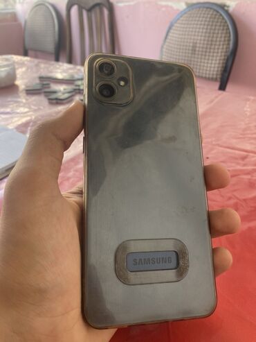 komputer core i5: Samsung Galaxy A05, 64 ГБ, цвет - Черный, Кредит, Битый, Кнопочный