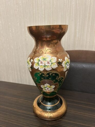 Süni güllər: Bir vaza, Bogem şüşəsi