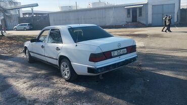 Mercedes-Benz: Mercedes-Benz 220: 1989 г., 2.3 л, Механика, Бензин, Седан