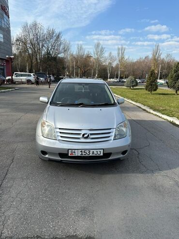 Toyota: Toyota ist: 2003 г., 1.3 л, Автомат, Бензин, Хэтчбэк