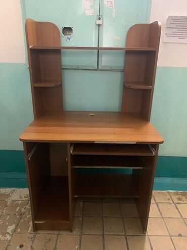 купить бу кровать с матрасом: Компьютерный стол