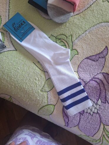 İdman geyimləri: Qadin corablari satilir,denesi 2 man;hamisi tezedir,etiketi uzerinde — 9