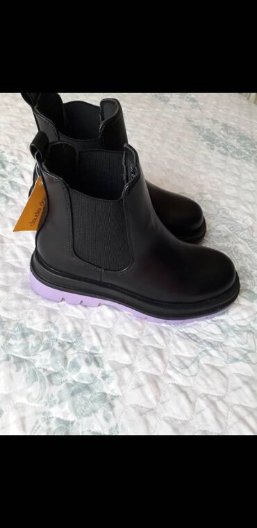 čizme od prevrnute kože: Ugg boots, color - Black, 38