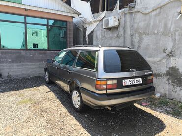 запчасти на опель вектра б: Volkswagen Passat: 1989 г., 1.8 л, Механика, Бензин, Универсал