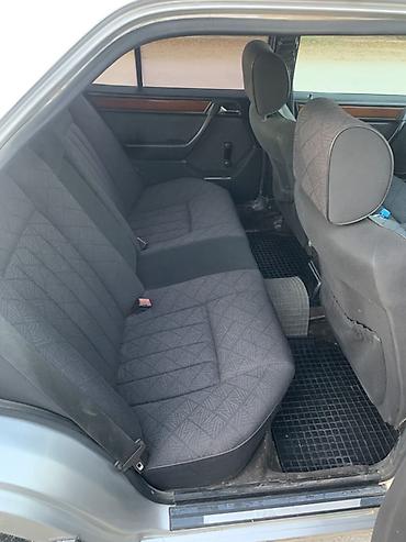 ауди с4 4 2: Mercedes-Benz W124: 1994 г., 2.2 л, Кол менен иштөөчү, Бензин, Седан — 7