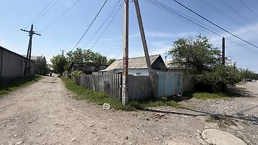Продажа коттеджей и домов: Продаётся дом с участком на угловом участке. Забор из профлиста — 2