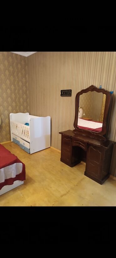 Uzunmüddətli kirayə mənzillər: Geniş və işıqlı mənzil – tam mebellidir Kondisioner var.tv paltar — 12