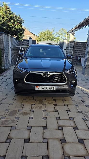 ленд крузер 105: Toyota Highlander: 2022 г., 3.5 л, Автомат, Бензин, Кроссовер — 1
