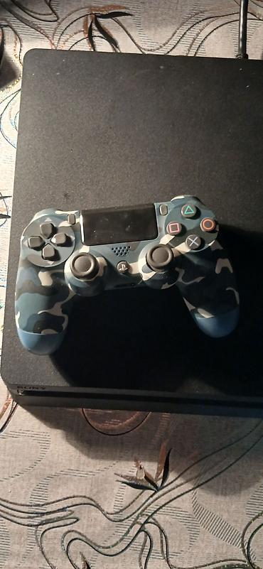 playstationlar: Sony PlayStation 4 Slim oyun konsolu - Model: PS4 Slim (Sony loqolu — 2