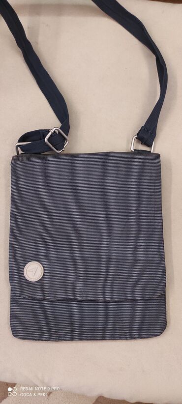 zenska kozna torba trendy: Nova lagana torba, dugačak podesivi kaiš, 5 odvojenih pregrada. 25cm X