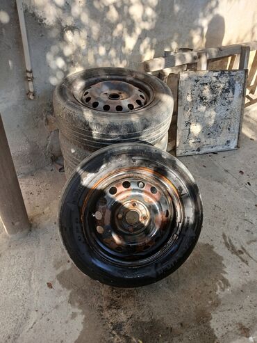 Шины: Şinlər 185/65 R14 İşlənmiş Ünvan: Biləcəri qəsəbəsi 4 ü 1 satılır