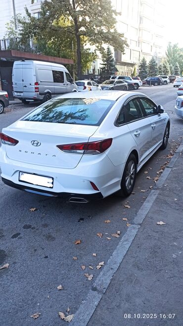 срочно продам авто в связи с переездом: Hyundai Sonata: 2018 г., 2 л, Автомат, Бензин, Седан
