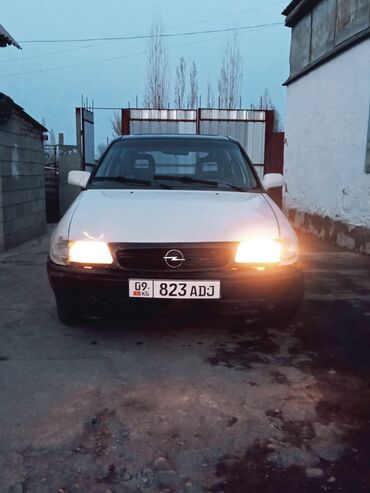 подушка авто: Opel Astra: 1995 г., 1.6 л, Автомат, Бензин, Хэтчбэк