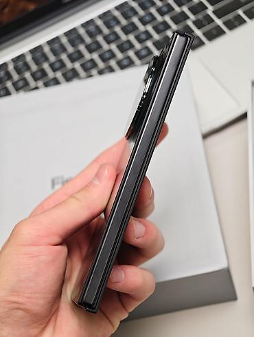 Уюлдук телефондор жана аксессуарлар: Oppo Find N6, Колдонулган, 256 ГБ, түсү - Кара, 2 SIM — 5