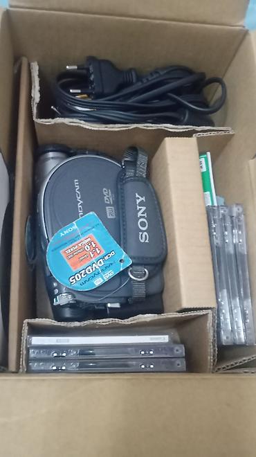 детские камеры: Видеокамера Sony Handycam DCR‑DVD205E (система PAL) Особенности: - — 2