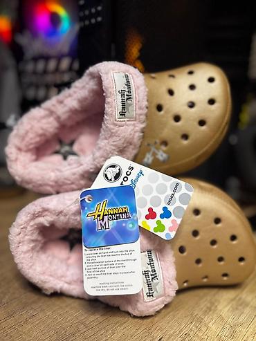 Детская обувь: 🔥 Оригинальные редкие Crocs (лимитированные модели с мехом) 🔥 Новые, с — 8