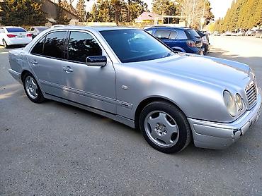 Mercedes-Benz: Mercedes-Benz E-Class: 2 l | 1996 il Sedan — 14