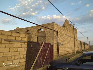qaradag rayonunda satilan evler: Ələt qəs. 4 otaqlı, 140 kv. m, Kredit yoxdur, Təmirsiz