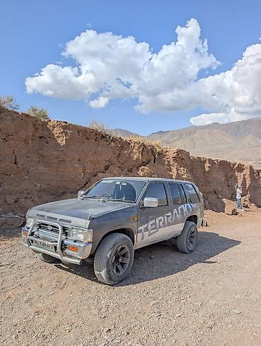 kyb: Nissan Terrano: 1993 г., 3 л, Автомат, Бензин, Внедорожник — 1