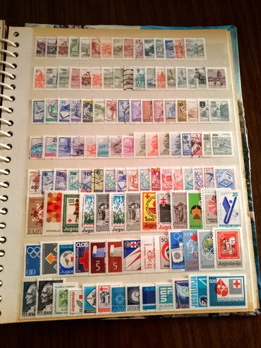 Numizmatika i filatelija: Album velikog formata sa više od 1000 maraka i nekoliko blokova — 18