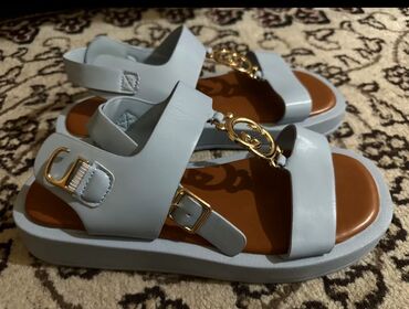 Другая женская обувь: Женская обувь (кеды) в хорошем состоянии, сандалии - новые. Все — 11
