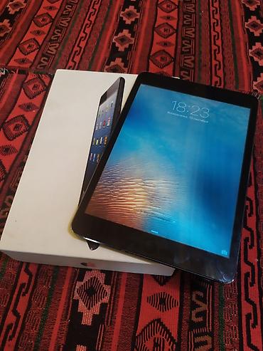 ipad mini 7: Sekildeki kimidi islekdi qutusu var adaptoru yoxdu,yaddas 16Gb.Qiymet — 3
