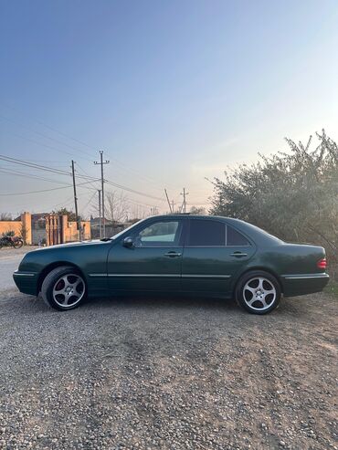 Mercedes-Benz: Mercedes-Benz E‑Class W210 sedan - Kuzov: yaşıl rəng, 4 qapı, klassik — 8