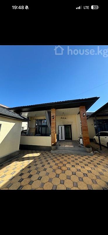 Үйлөрдү сатуу: 5 бөлмө, 180 м², 5 соток, Бишкек, Полицейский городок ж/м Менчик ээси — 2