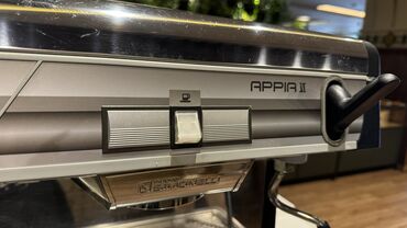 Другое оборудование для кафе, ресторанов: Продаю кофемашину

Nuova Simonelli appia 2
Торг есть