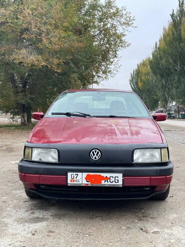 Volkswagen: Volkswagen Passat: 1989 г., 1.8 л, Механика, Бензин, Седан