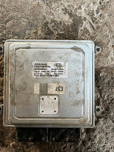 Двигатели, моторы и ГБЦ: Двигатель и комплект узлов Kia (б/у, снятые с авто) Состав: - — 18