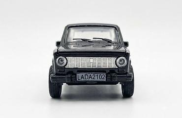 ikinci el cadir: Kolleksiya üçün miniatür model avtomobil - Klassik sedan dizaynında — 10
