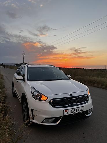 niro: Kia Niro: 2016 г., 1.6 л, Робот, Гибрид, Кроссовер — 2