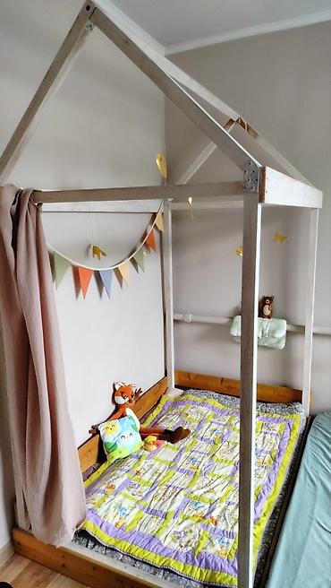 bunk bed: Детская кровать-домик из массива дерева Размеры кроватки 100 на 150 — 1
