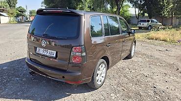 Транспорт: Volkswagen Touran: 2018 г., 1.6 л, Механика, Бензин, Минивэн — 3