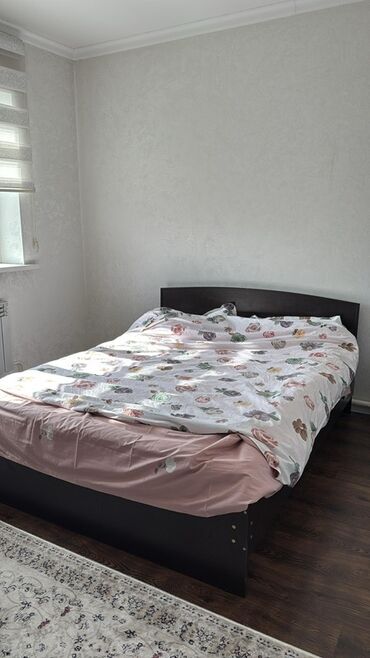 Двуспальные кровати: Двуспальная кровать, С матрасом, длина - 200 см