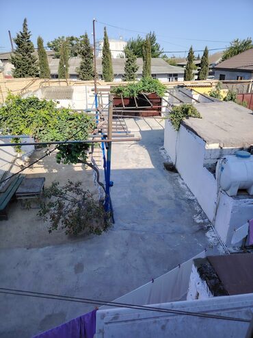 Həyət evləri və villaların satışı: Satılır: həyətli ev sahəsi və tikililər - Giriş: geniş metal darvaza — 10