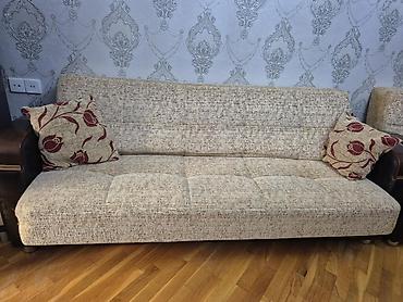 İşlənmiş divan və 2 kreslo dəsti satılır. Köçlə əlaqədar satılır. Dəst