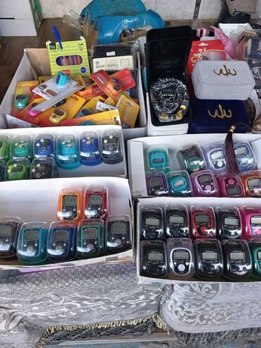 тумбочки прикроватные на колесиках: Жайнамаз, Подарочный, цвет - Зеленый