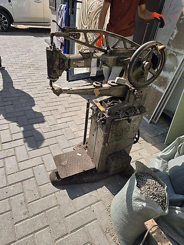 Ayaqqabı tikmek ucun masin 400azn. İslek veziyyetde. Uzerinde 200azn