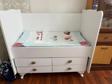 пластиковый шкаф на балкон: Oğlan və qız üçün, Dördbucaq, Beşik, Dəst ilə, Matras ilə, Yellənmə mexanizmsiz