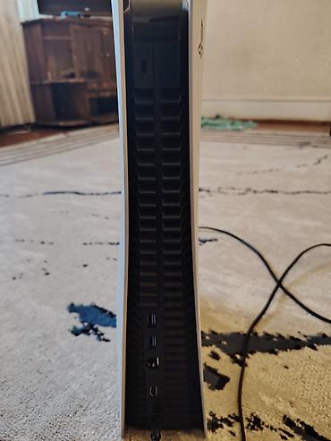 PS5 (Sony PlayStation 5): Salam,PlayStation 5 sadə,1 pultla verilir,heç bir problemi — 4