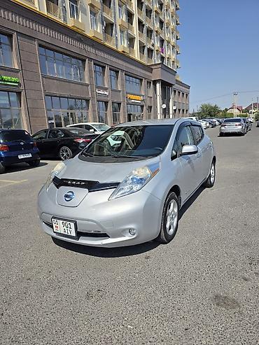 mini ev: Nissan Leaf: 2013 г., Электромобиль, Хэтчбэк — 1