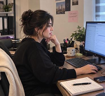 daye teleb olynur: Köməkçi, Qadın, Təcrübəsiz, Natamam iş günü — 1