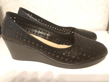 женские классические туфли на танкетке: Туфли, Размер: 39, цвет - Черный, Новый