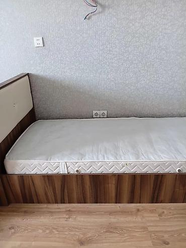 Çarpayılar: Tək nəfərlik çarpayı və döşək dəsti Sadə, funksional və yerə qənaət — 3